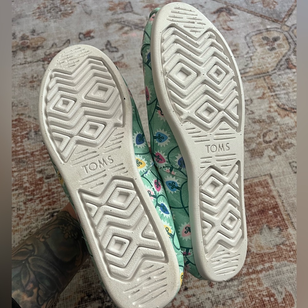 Toms Holiday print Green Slip-On flats - Picture 6 of 6